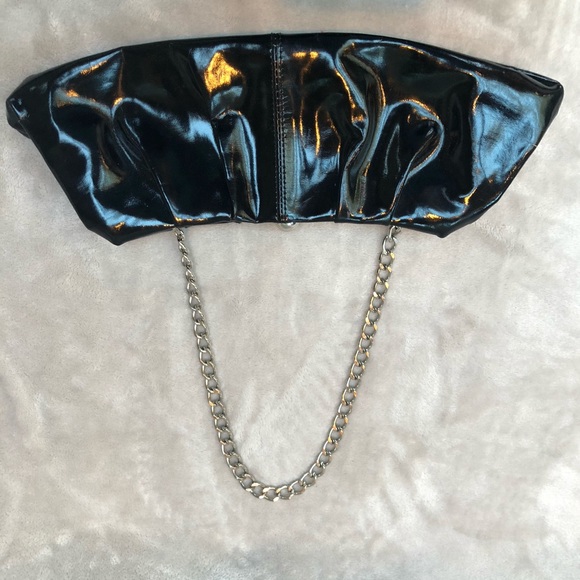 Black express patent leather clutch with shoulder strap - Picture 2 of 6